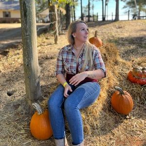 Meet your Posher, Brittney